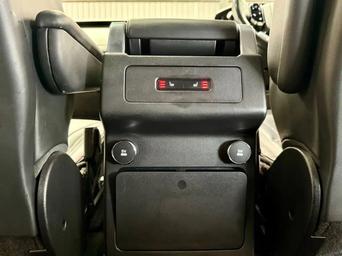 2020-land-rover-discovery-30-sd6-hse-big-39