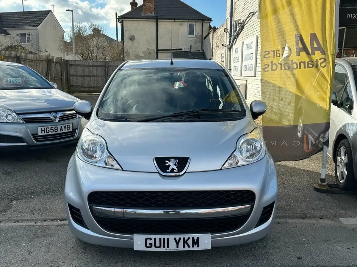 2011-peugeot-107-10-urban-5d-2-tronic-big-1