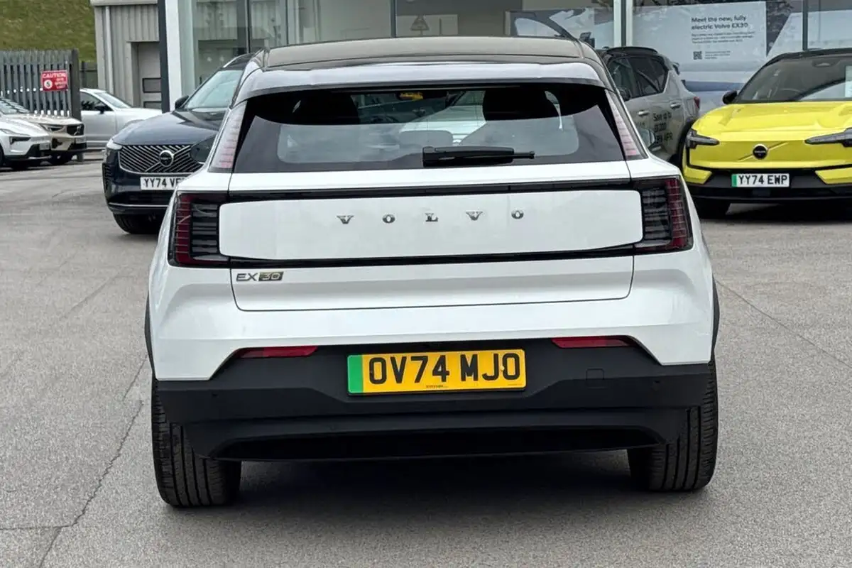 2024-volvo-ex30-e-single-motor-plus-extended-range-big-38