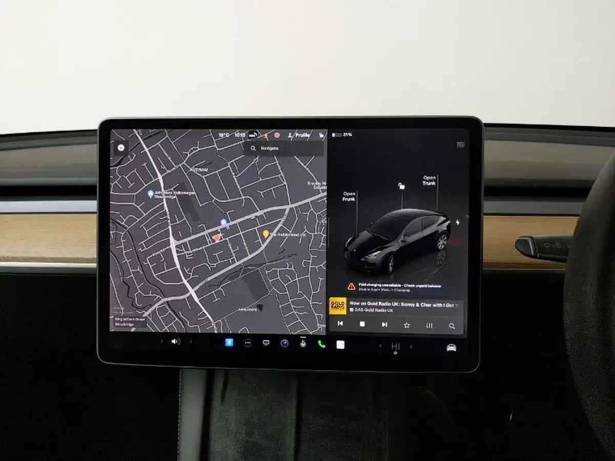 2022-tesla-model-y-e-long-range-big-6