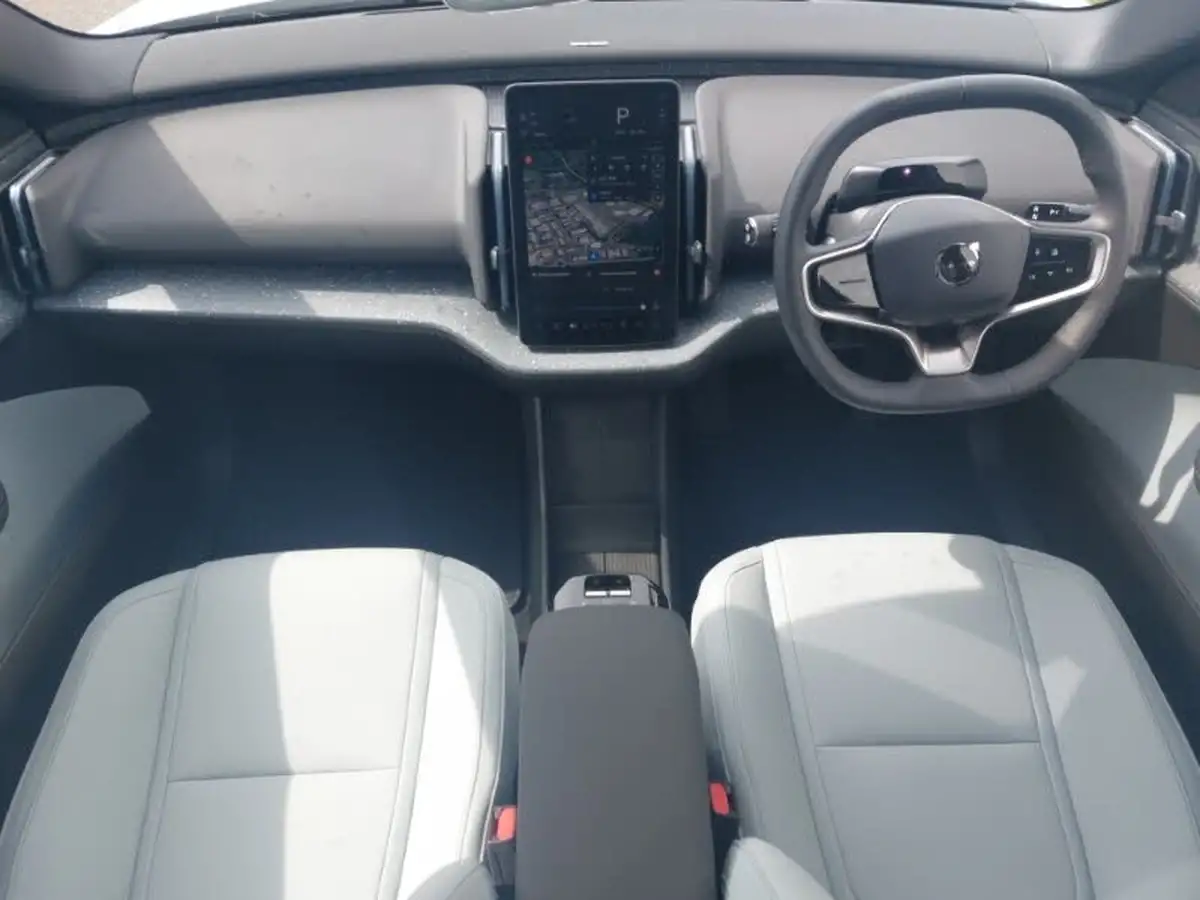 2024-volvo-ex30-e-single-motor-ultra-big-2