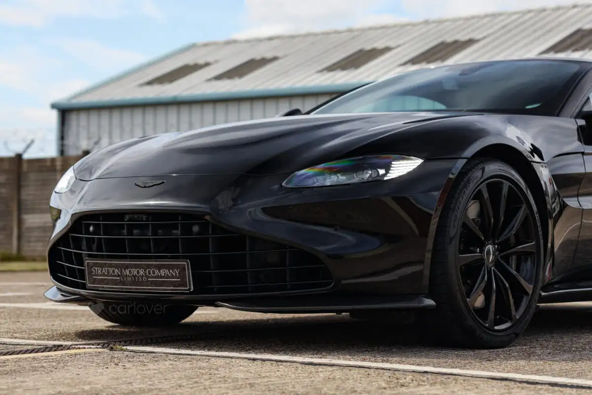 2021-aston-martin-vantage-40-v8-vantage-coupe-big-28