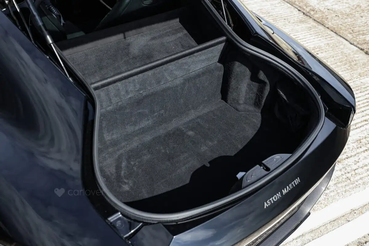 2021-aston-martin-vantage-40-v8-vantage-coupe-big-76