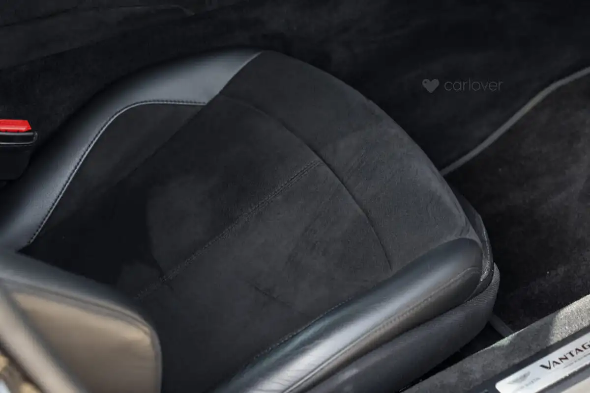 2021-aston-martin-vantage-40-v8-vantage-coupe-big-52
