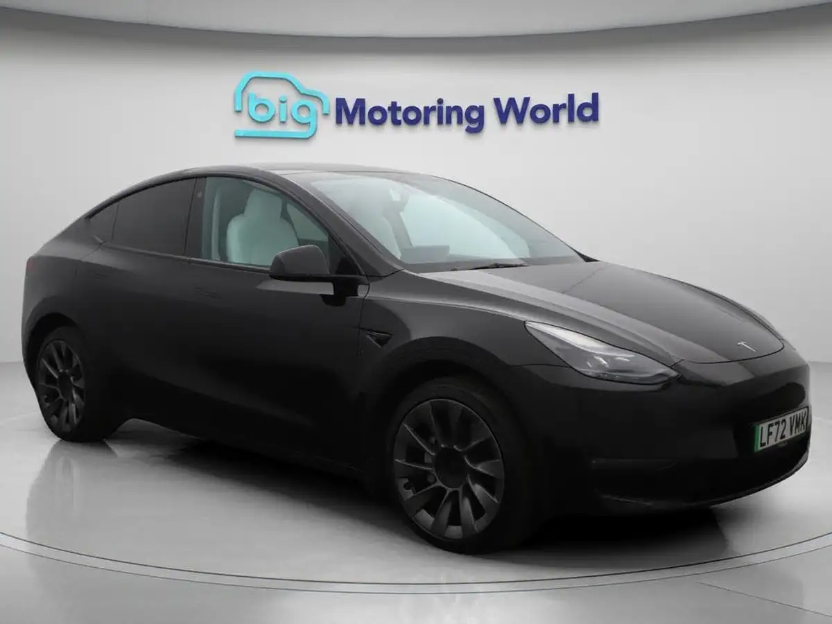 2022-tesla-model-y-e-long-range-big-0