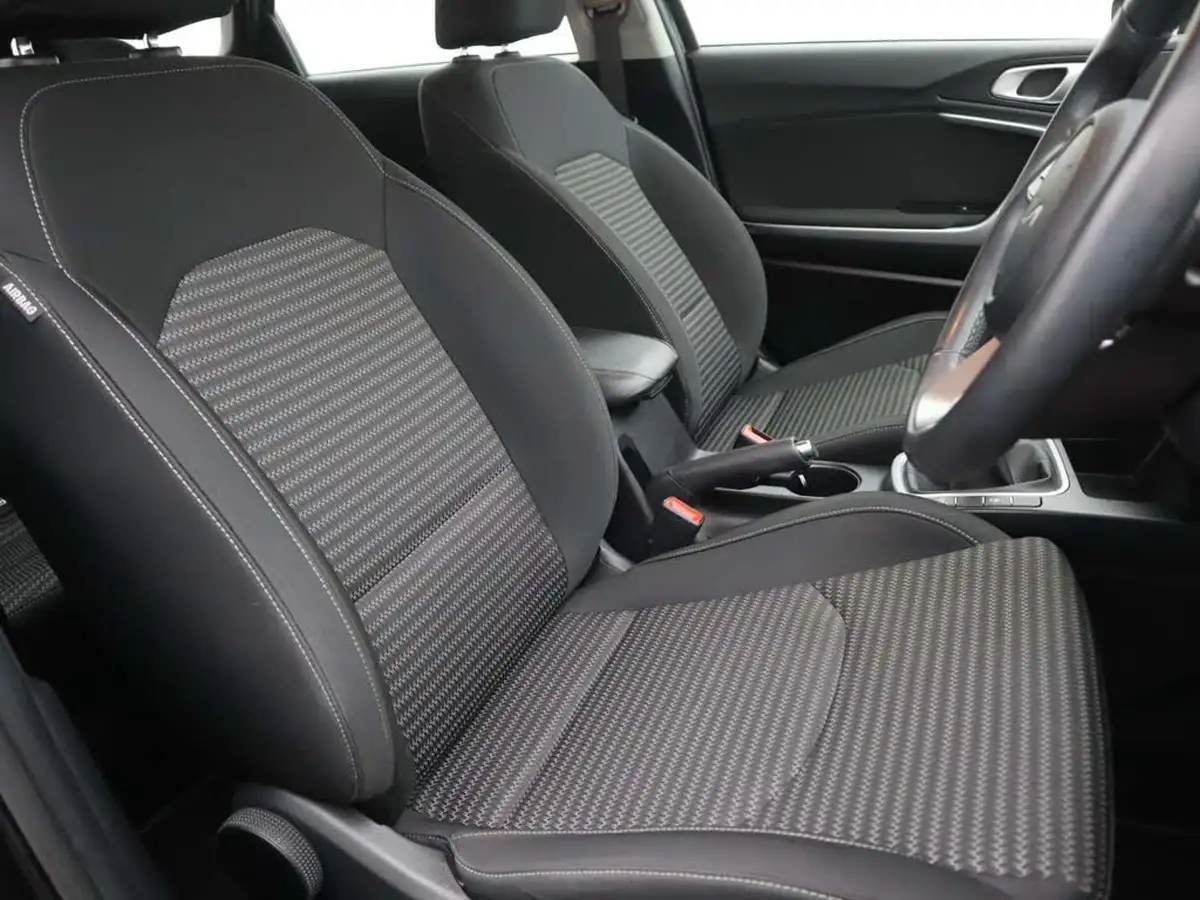 2022-kia-ceed-10-t-gdi-2-sportswagon-big-10