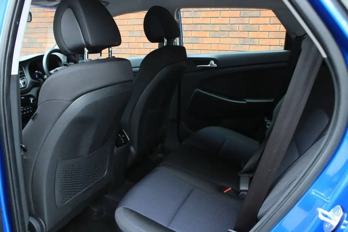 2017-hyundai-tucson-17crdi-blue-drive-se-nav-116ps-big-20