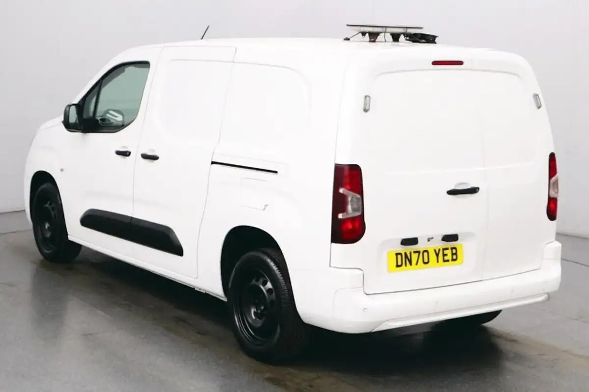 2020-vauxhall-combo-15cdti-sportive-2300-100pseu6d-t-l2h1-panel-big-5