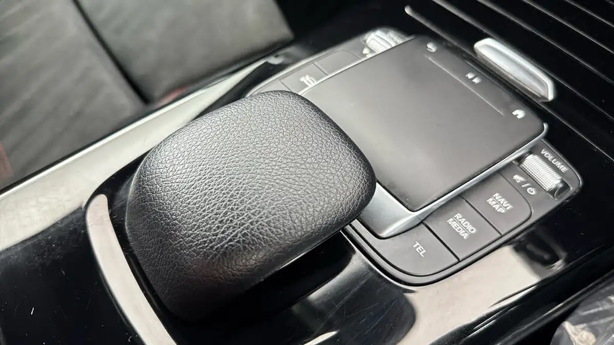 2020-mercedes-benz-a-class-13-a250e-amg-line-saloon-4d-big-19