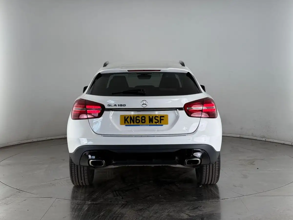 2018-mercedes-benz-gla-class-16-gla-180-urban-edition-big-8