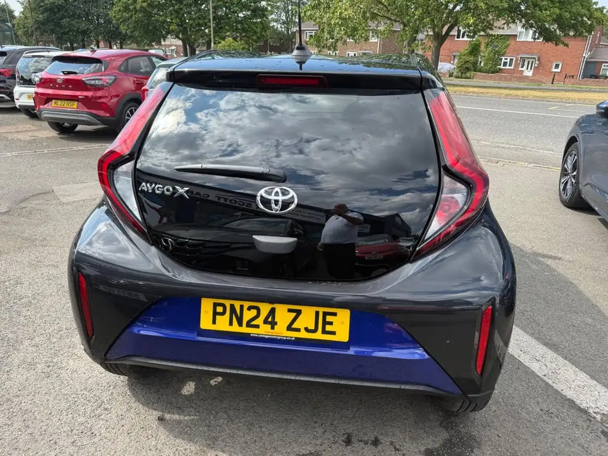 2024-toyota-aygo-x-10-vvt-i-edge-big-15