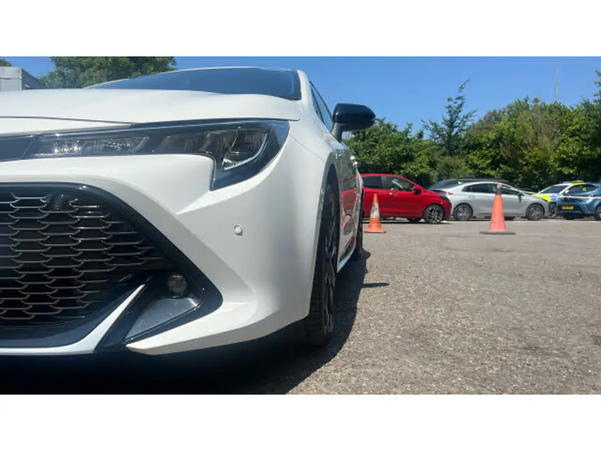 2022-toyota-corolla-20-vvt-i-gr-sport-181bhp-18in-alloy-wheelstrk-touring-sports-big-23