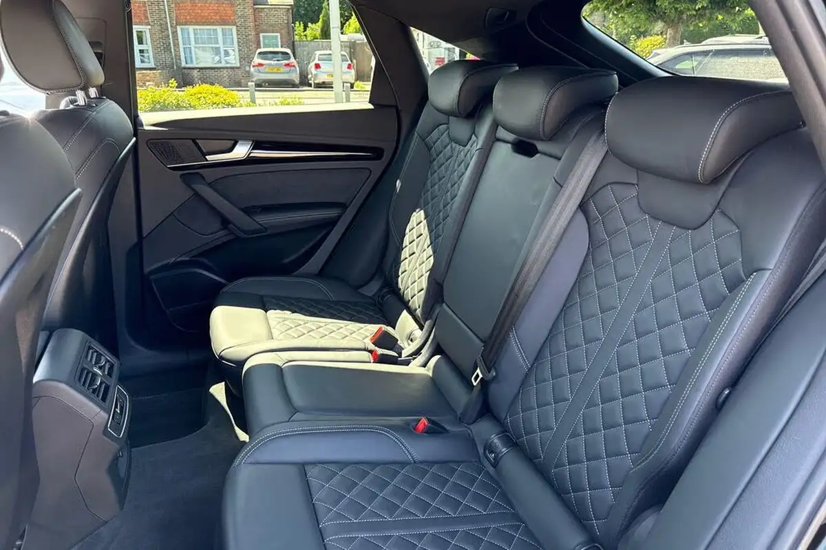 2022-audi-q5-20-45-tfsi-edition-1-sportback-big-38