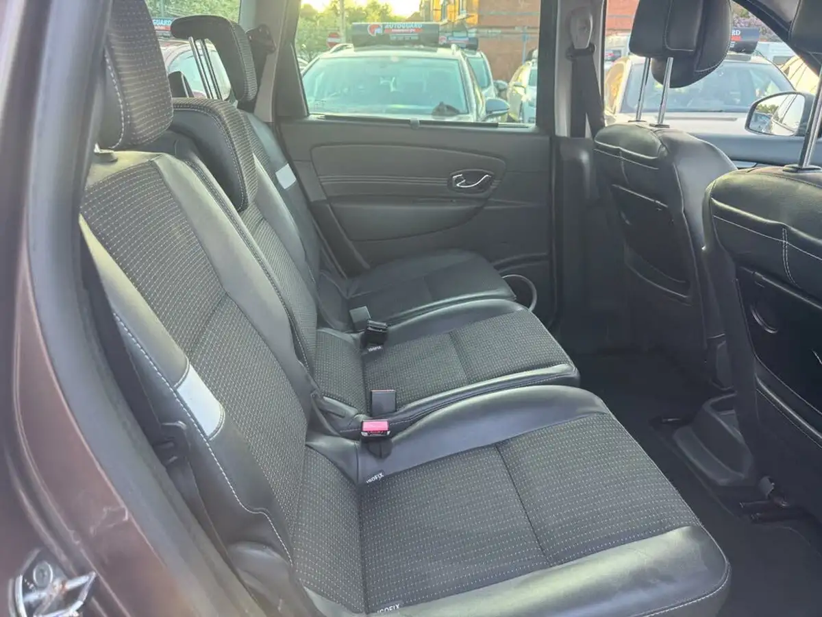 2011-renault-grand-scenic-15td-dynamique-tom-tom-110bhp-big-13