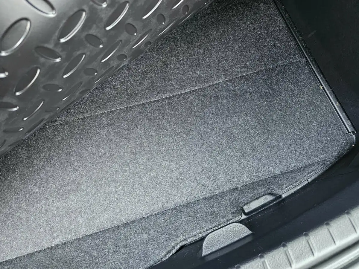 2019-toyota-yaris-15-vvt-i-icon-tech-98bhp-hybrid-1497cc-e-cvt-big-12