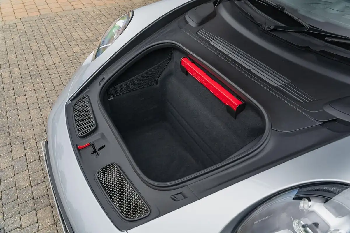 2021-porsche-911-40-gt3-rwd-big-11