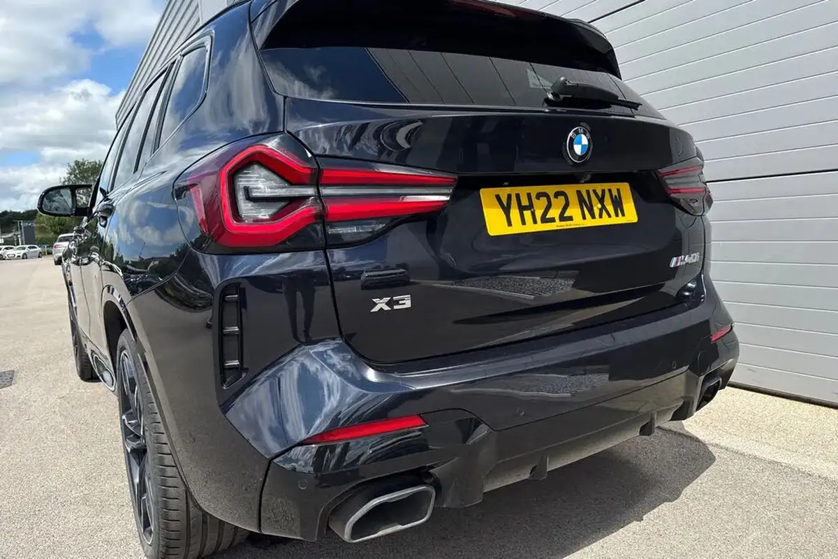 2022-bmw-x3-30-m40i-big-7