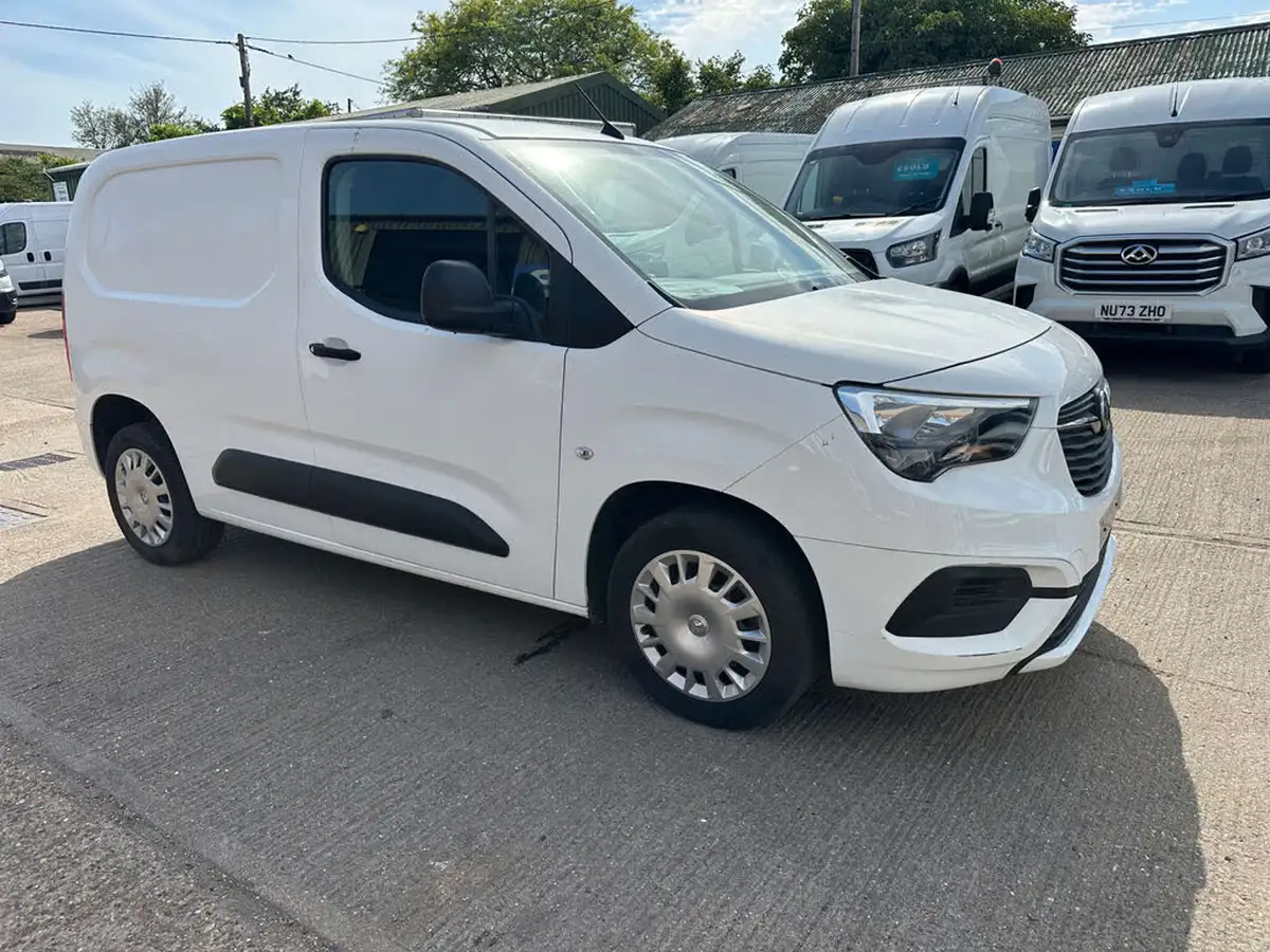 2019-vauxhall-combo-15cdti-sportive-2300-16v-100pseu6dt-l1h1-panel-big-12