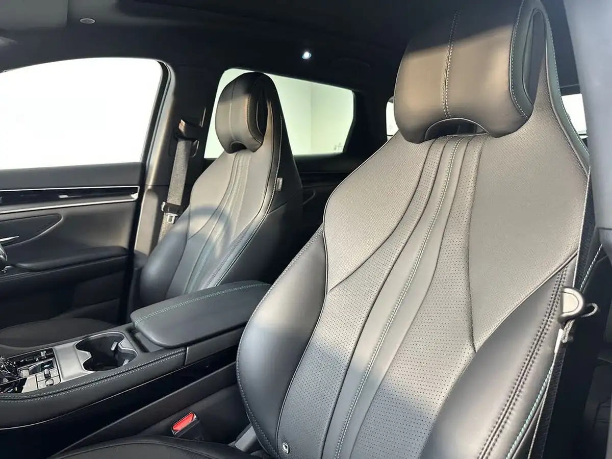 2025-byd-seal-15-comfort-big-12
