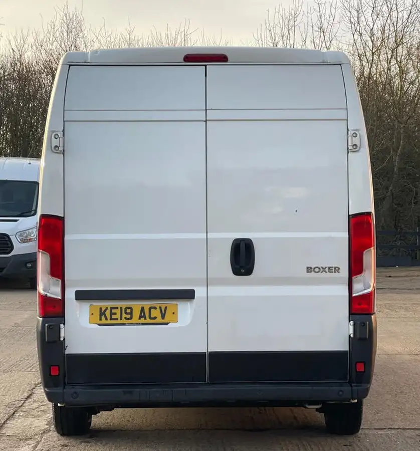 2019-peugeot-boxer-20-bluehdi-335-l2-h2-big-5