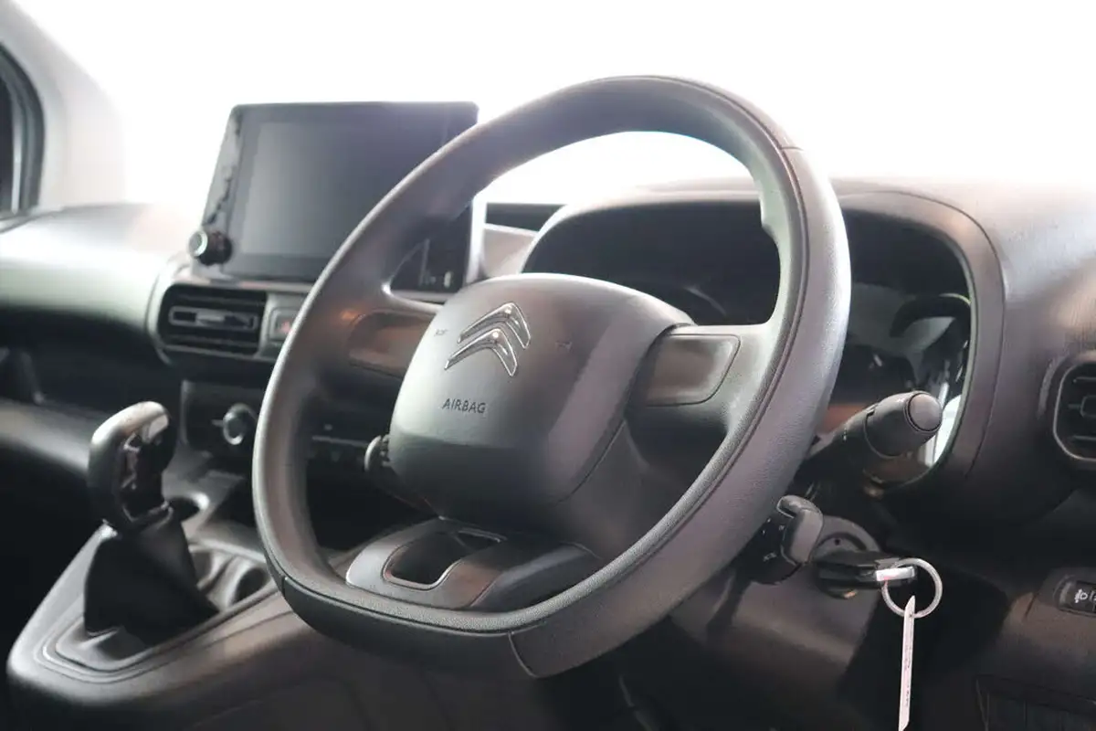 2020-citroen-berlingo-15bluehdi-1000-enterprise-100pseu6dt-e-ss-panel-big-16