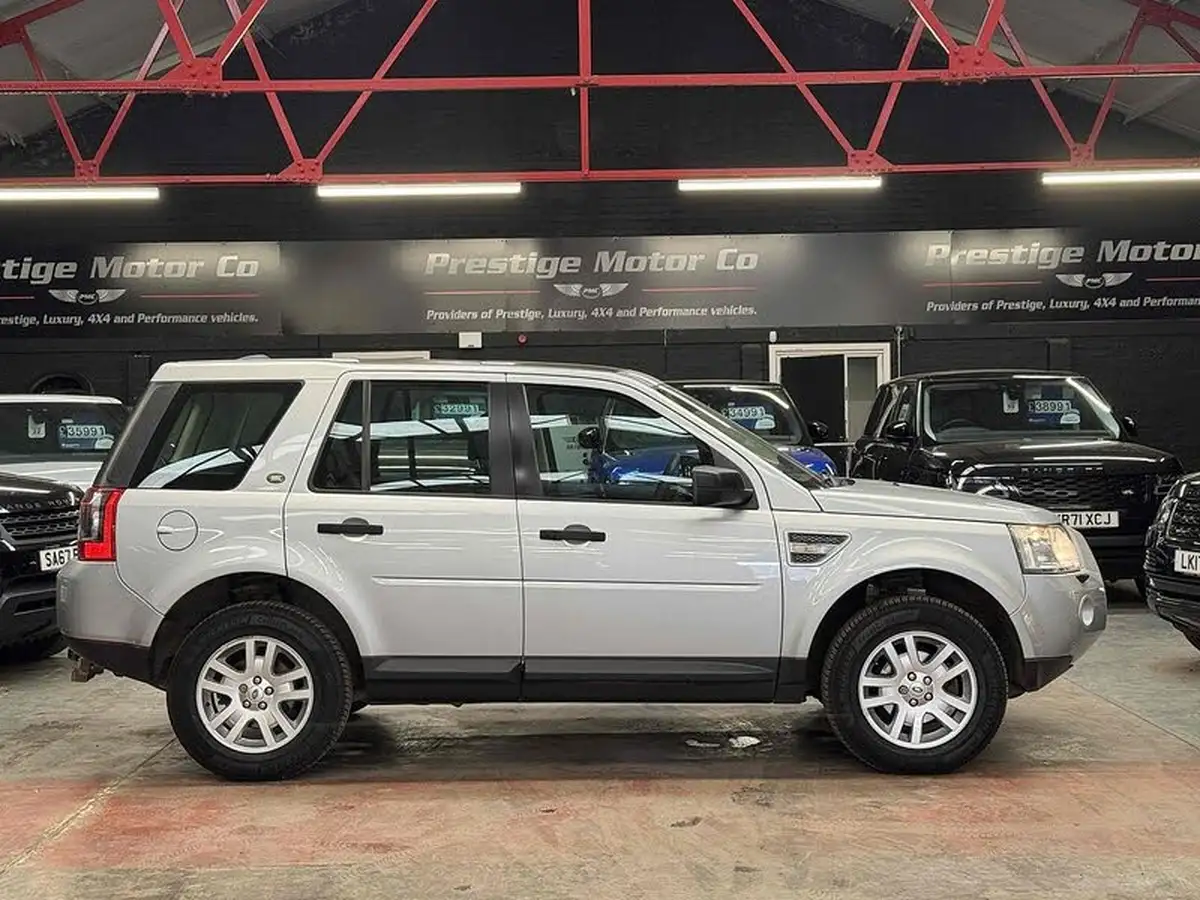 2009-land-rover-freelander-2-22td-se-auto-big-2