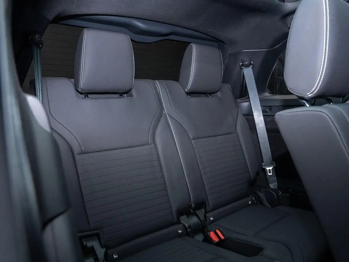 2021-land-rover-discovery-30-d250-r-dynamic-se-250ps-big-24