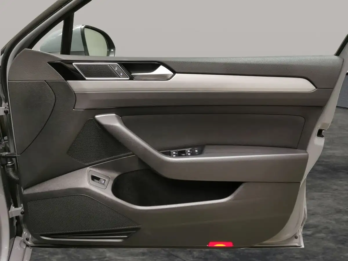 2022-volkswagen-passat-20tdi-se-nav-150ps-estate-5d-big-37