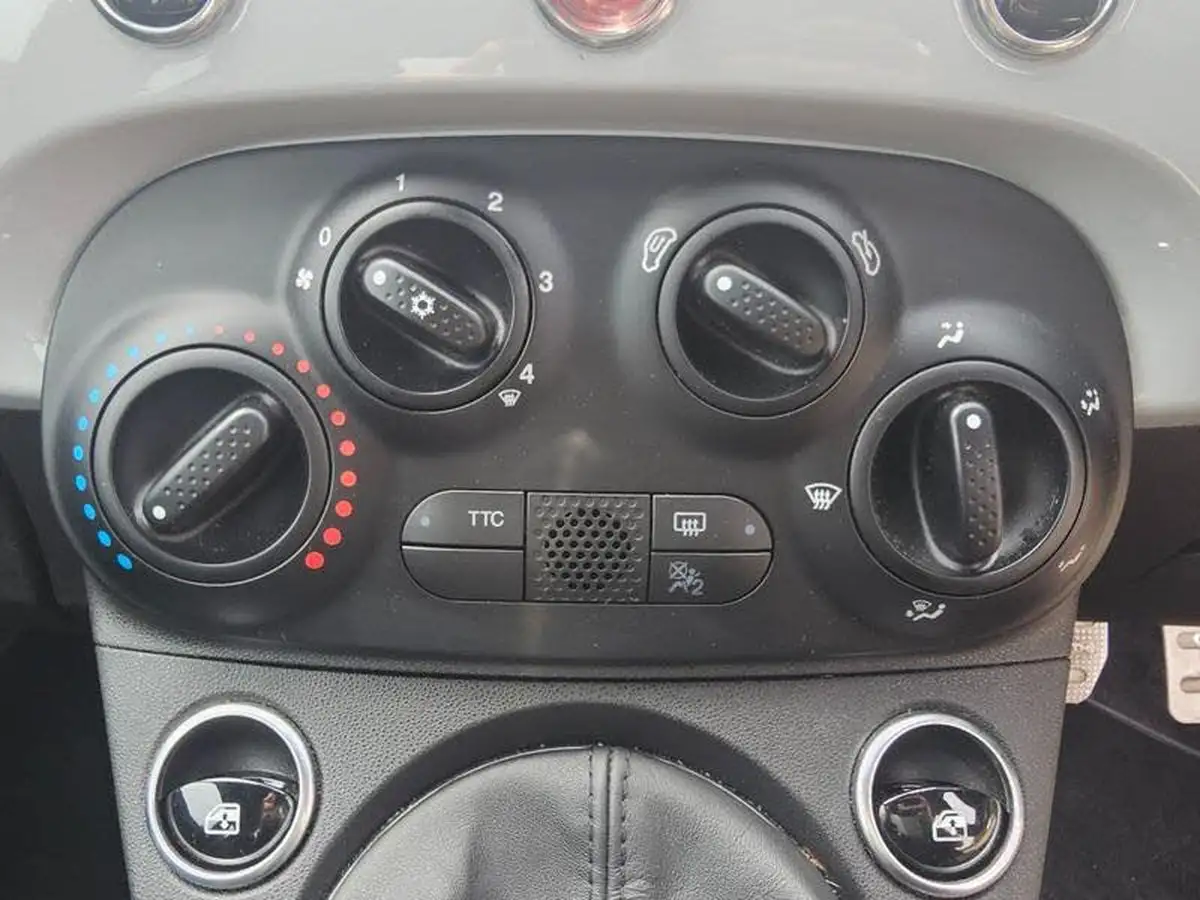 2021-abarth-595-14-tjet-big-17
