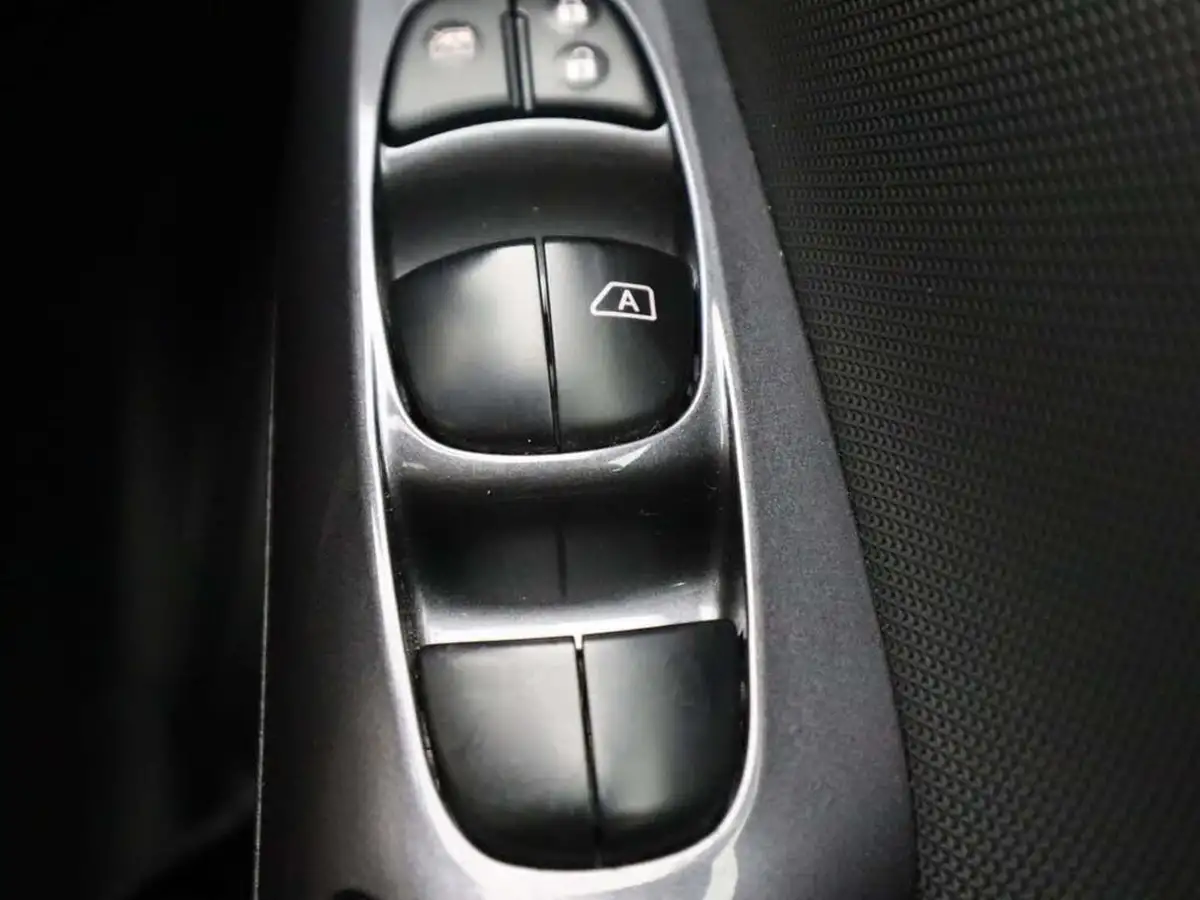 2023-nissan-juke-10-dig-t-acenta-big-35
