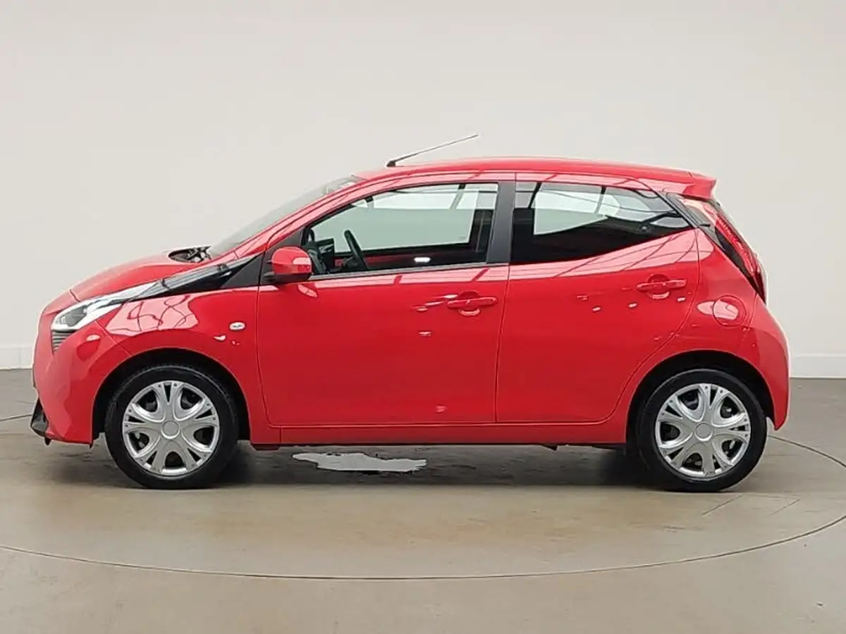 2019-toyota-aygo-10-vvt-i-x-play-big-3