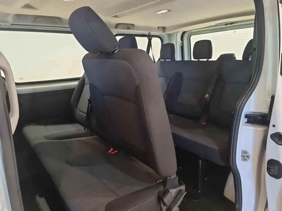 2023-renault-trafic-passenger-20-blue-dci-sl28-150-business-big-7