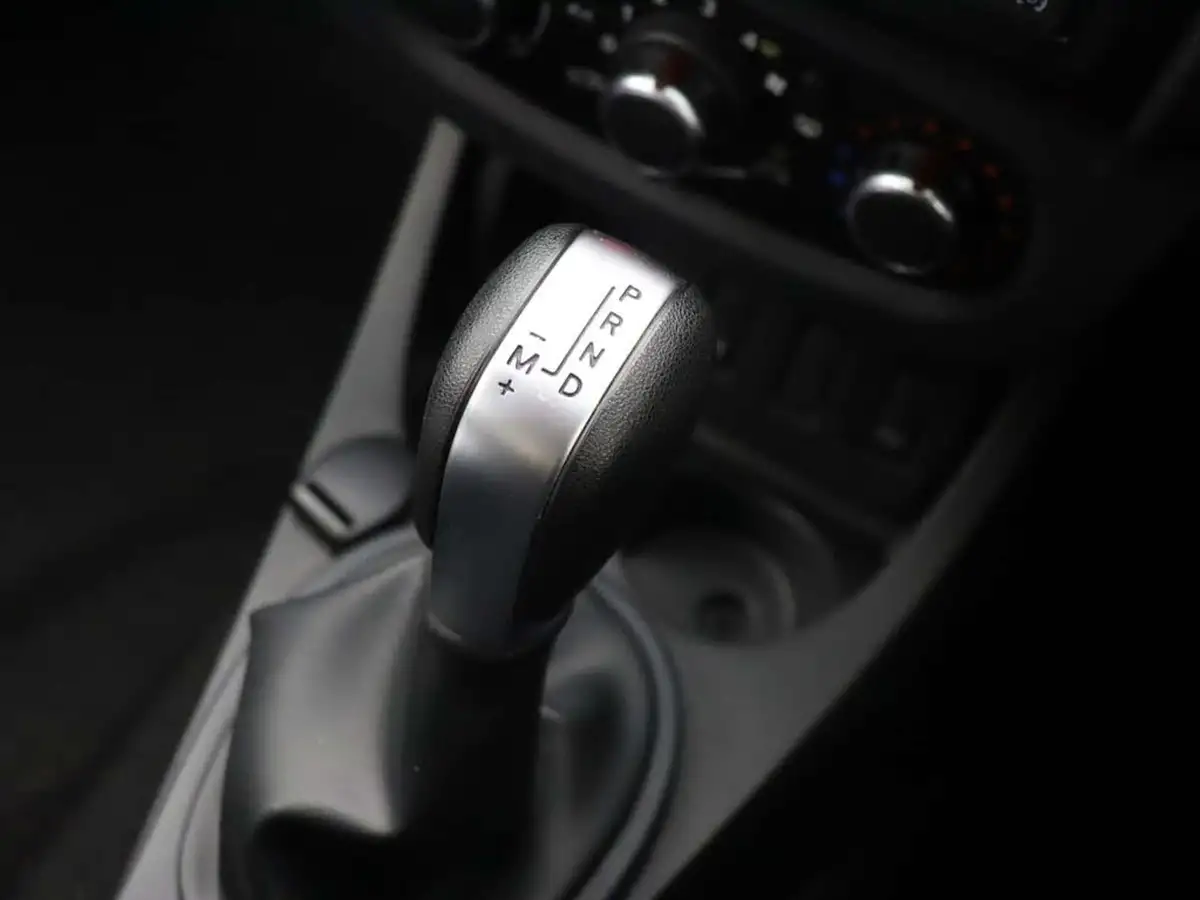 2017-dacia-duster-15dci-laureate-110bhp-ss-station-wagon-5d-auto-big-28