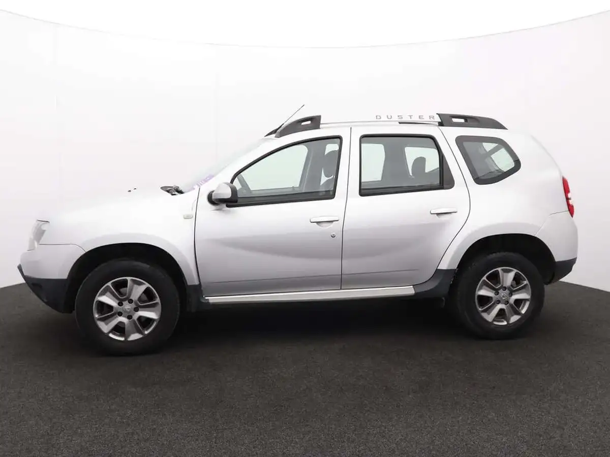 2017-dacia-duster-15dci-laureate-110bhp-ss-station-wagon-5d-auto-big-4