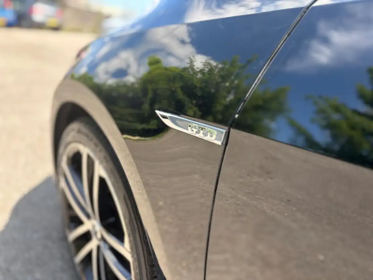 2013-volkswagen-golf-20tdi-gtd-5d-big-20