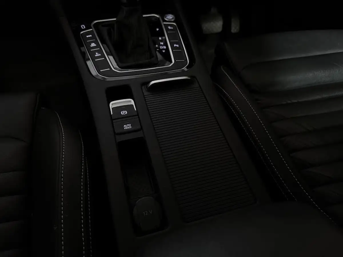 2021-volkswagen-passat-14-tsi-gte-saloon-4d-big-18