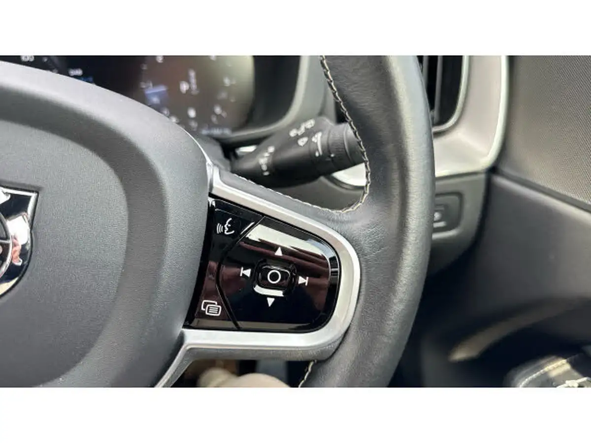 2021-volvo-xc60-20td-b4-r-design-big-18