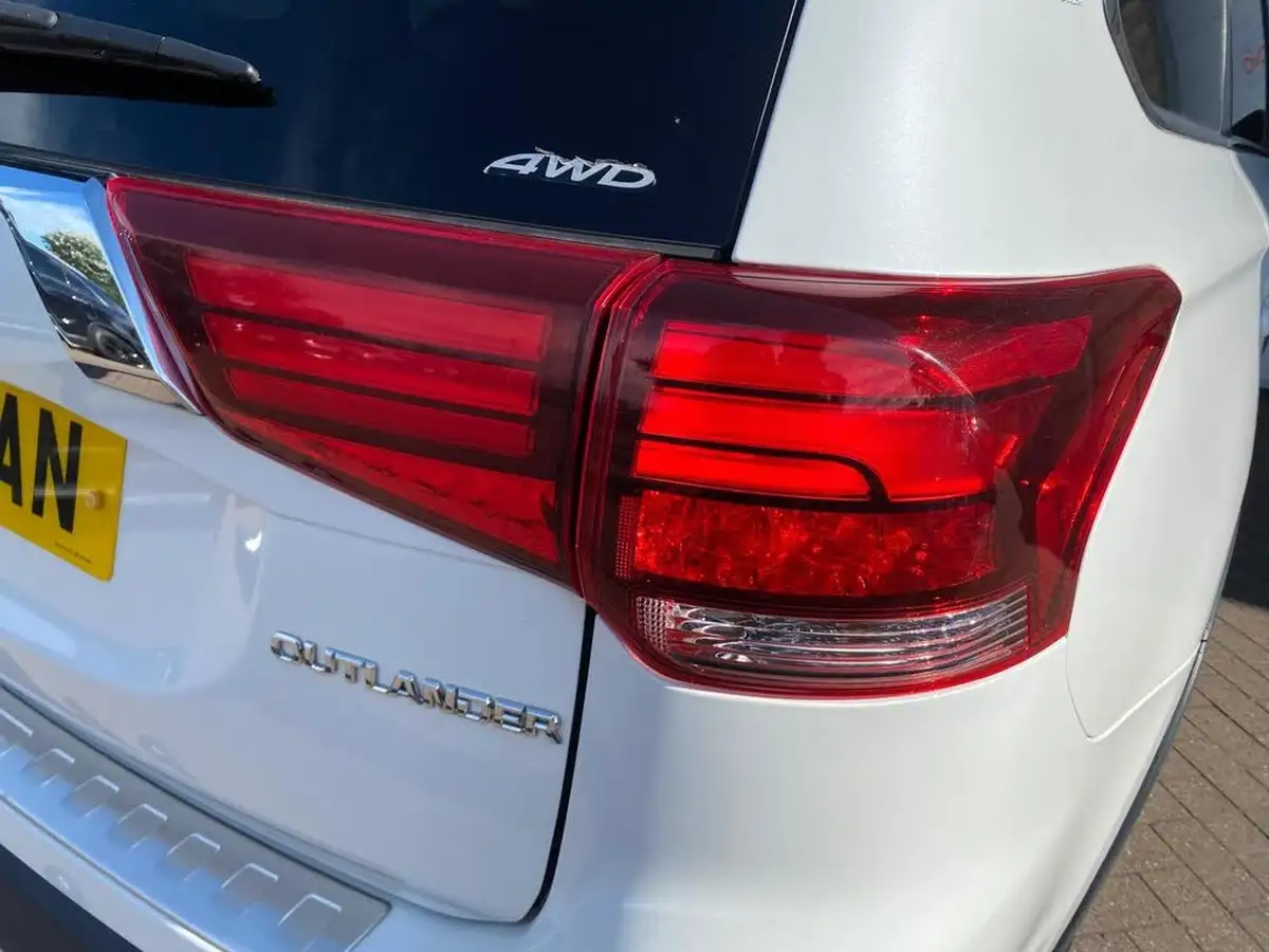 2016-mitsubishi-outlander-22di-d-4-big-25