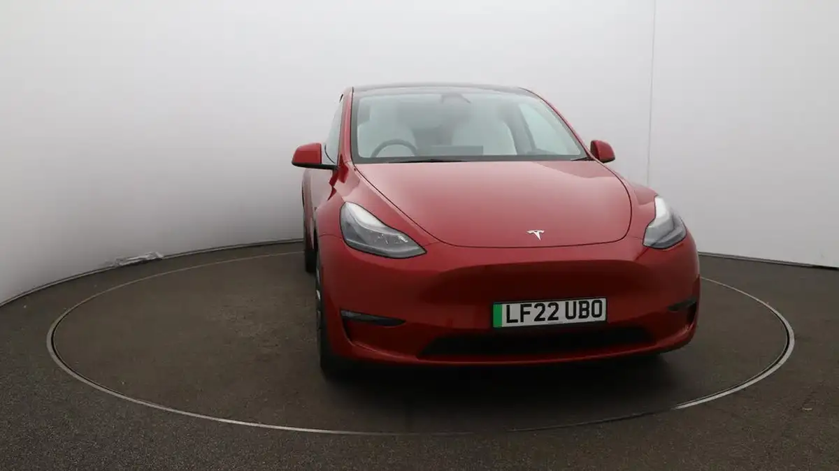 2022-tesla-model-y-e-long-range-big-21