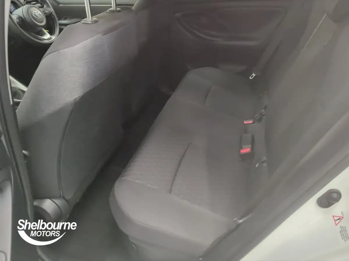 2023-toyota-yaris-15-vvt-i-design-big-7