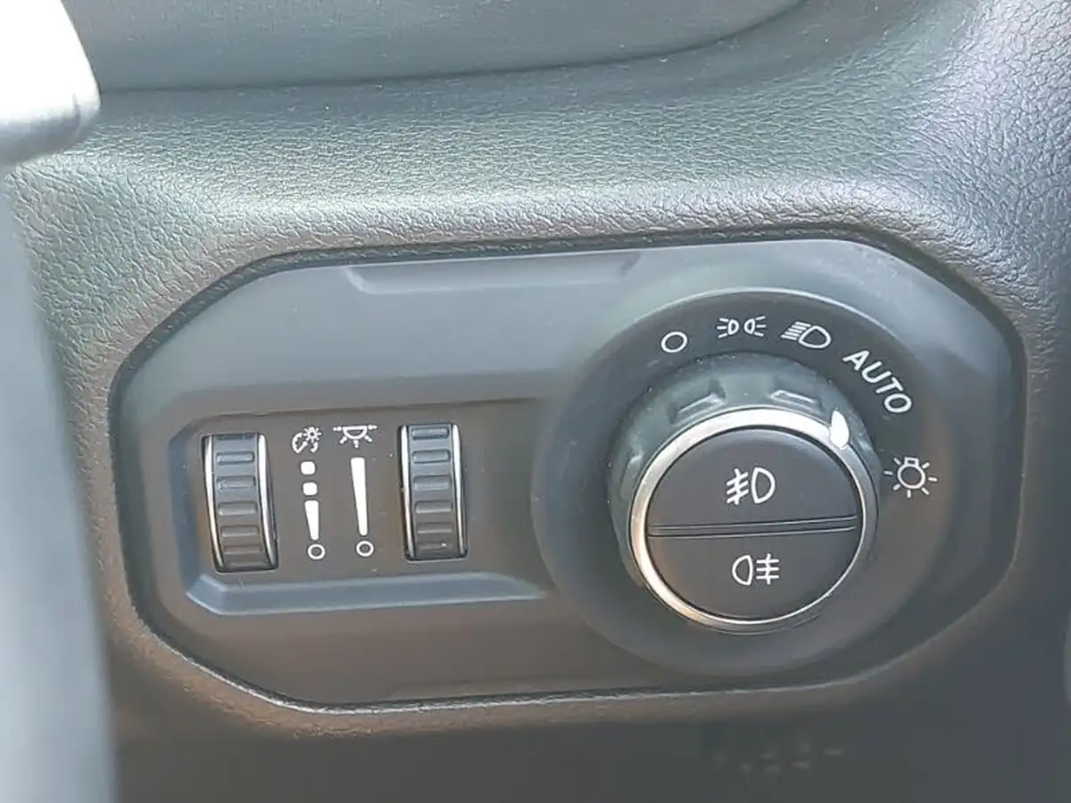 2022-jeep-wrangler-20-gme-overland-5d-big-16