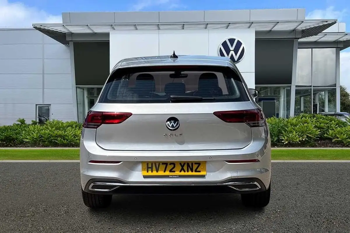 2022-volkswagen-golf-15-tsi-style-150ps-hatchback-big-8