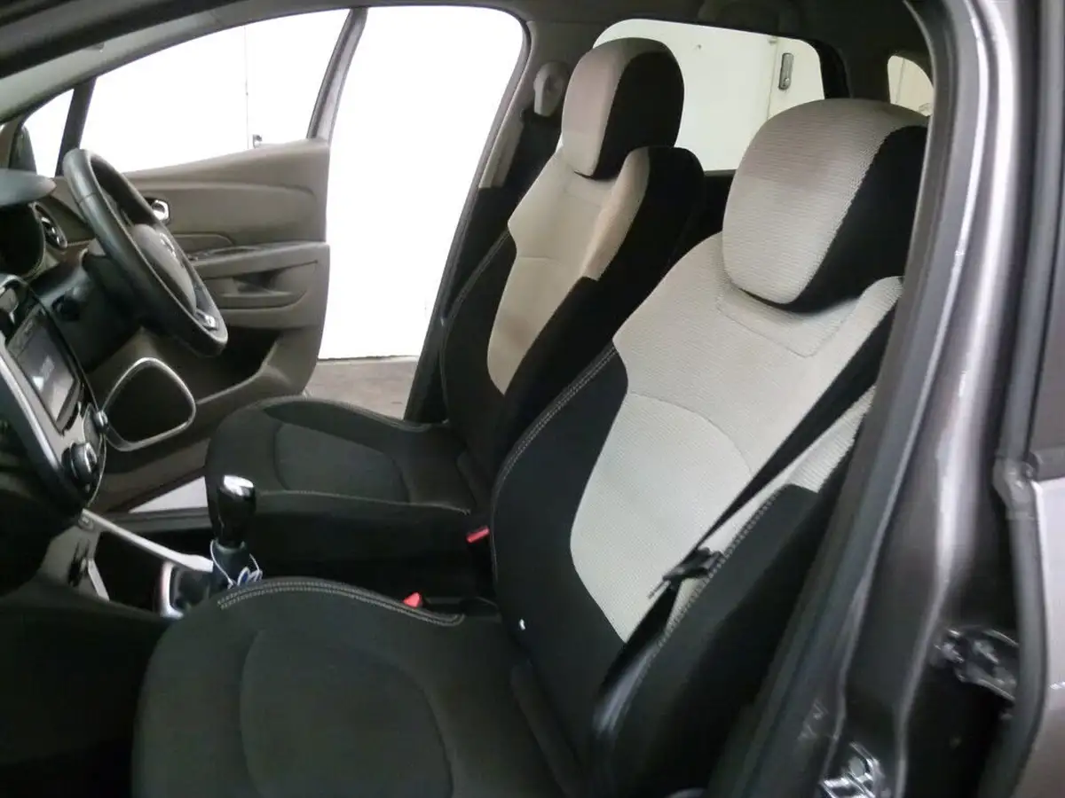 2018-renault-captur-09-tce-iconic-big-15