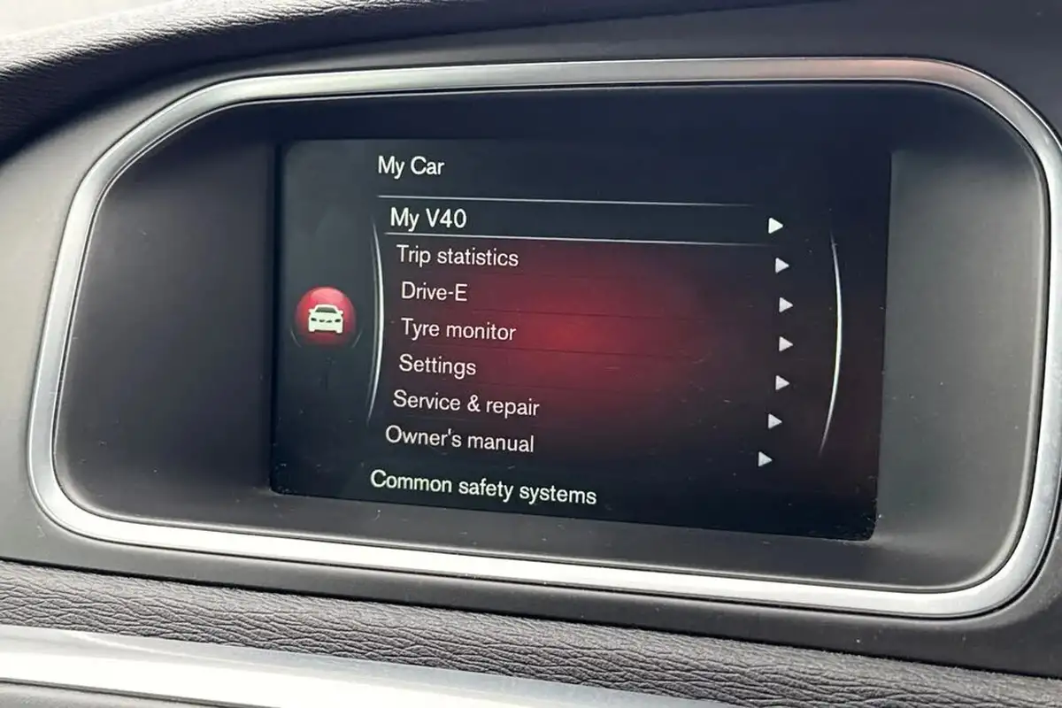 2016-volvo-v40-20td-d3-r-design-pro-geartronic-big-49