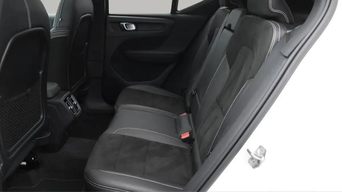 2020-volvo-xc40-20-t4-r-design-awd-big-16