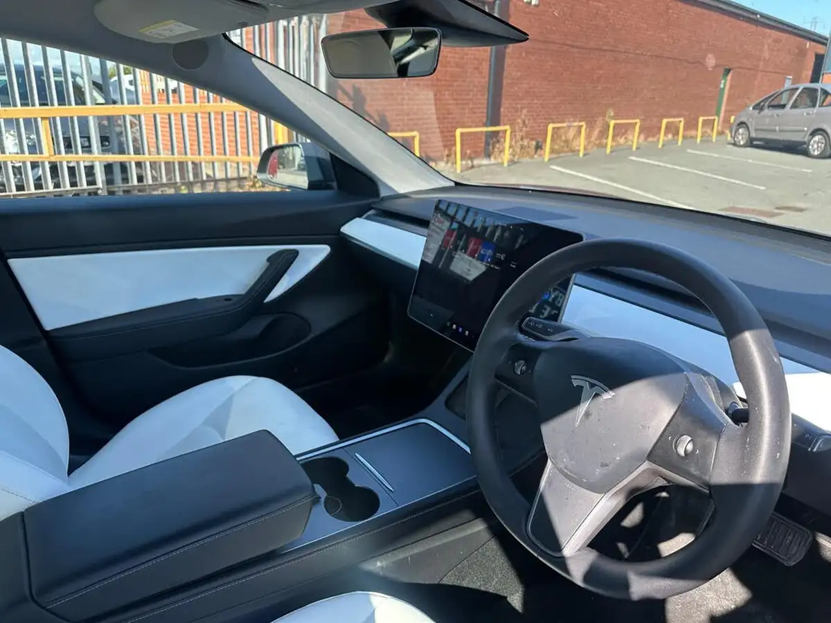 2020-tesla-model-3-e-long-range-big-8