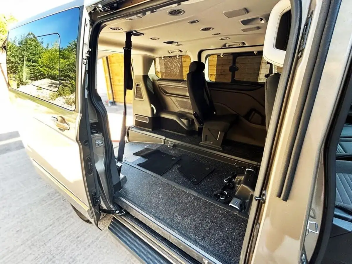2019-ford-tourneo-custom-big-11