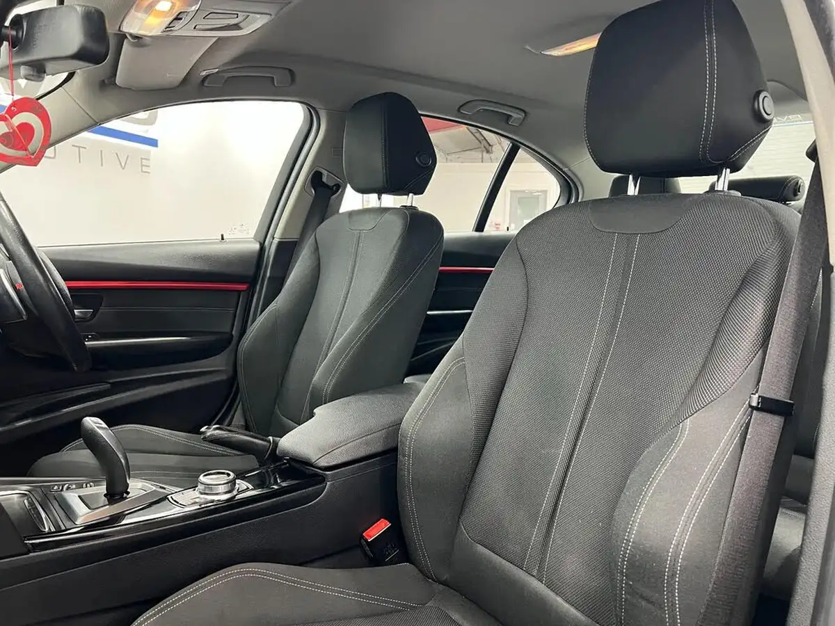 2017-bmw-3-series-20-330e-sport-big-60
