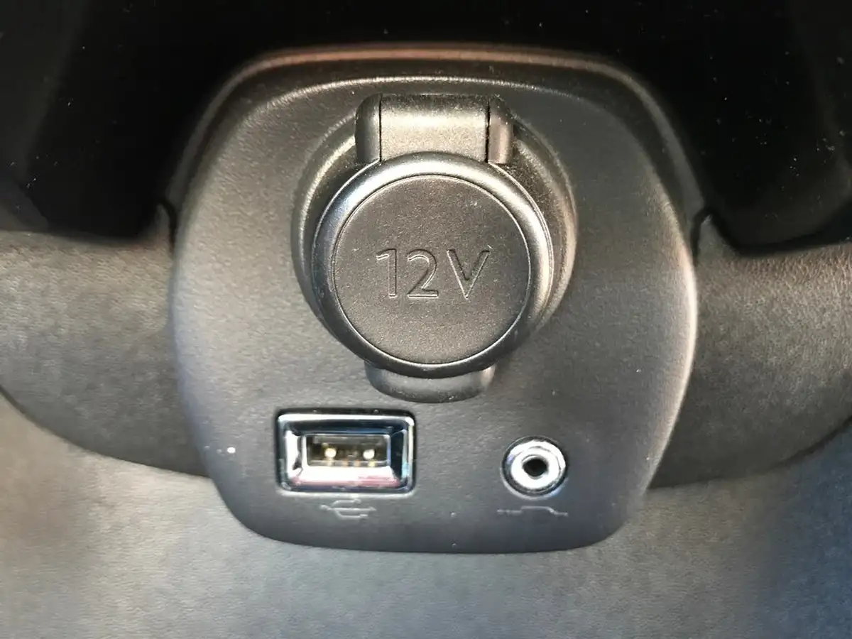 2022-peugeot-108-10-allure-big-16