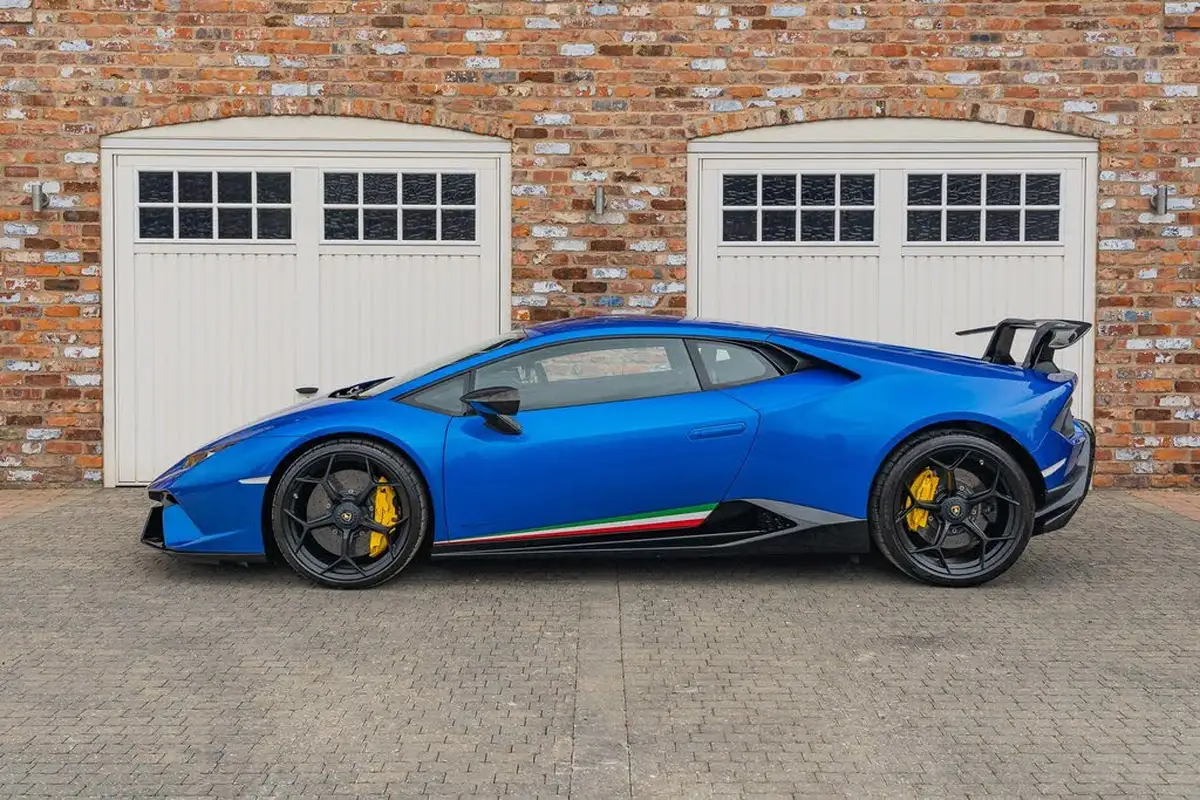 2018-lamborghini-huracan-52-performante-coupe-big-13